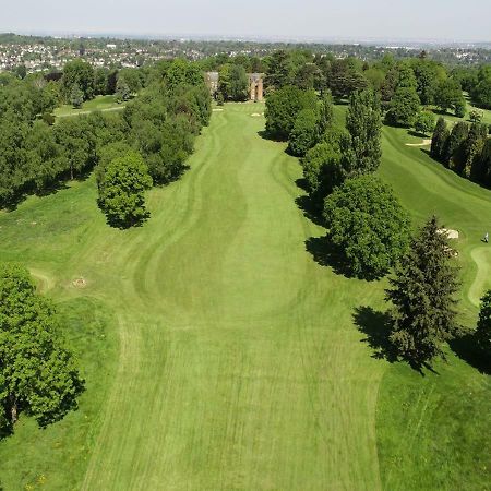 Coulsdon Manor Hotel And Golf Club Croydon Exterior photo