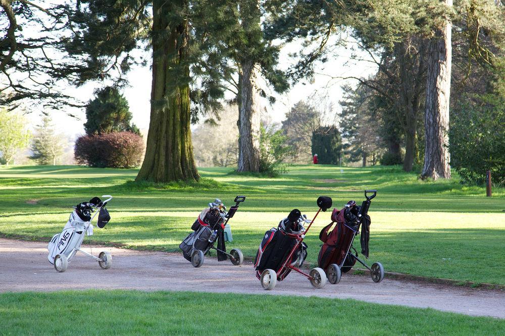 Coulsdon Manor Hotel And Golf Club Croydon Exterior photo