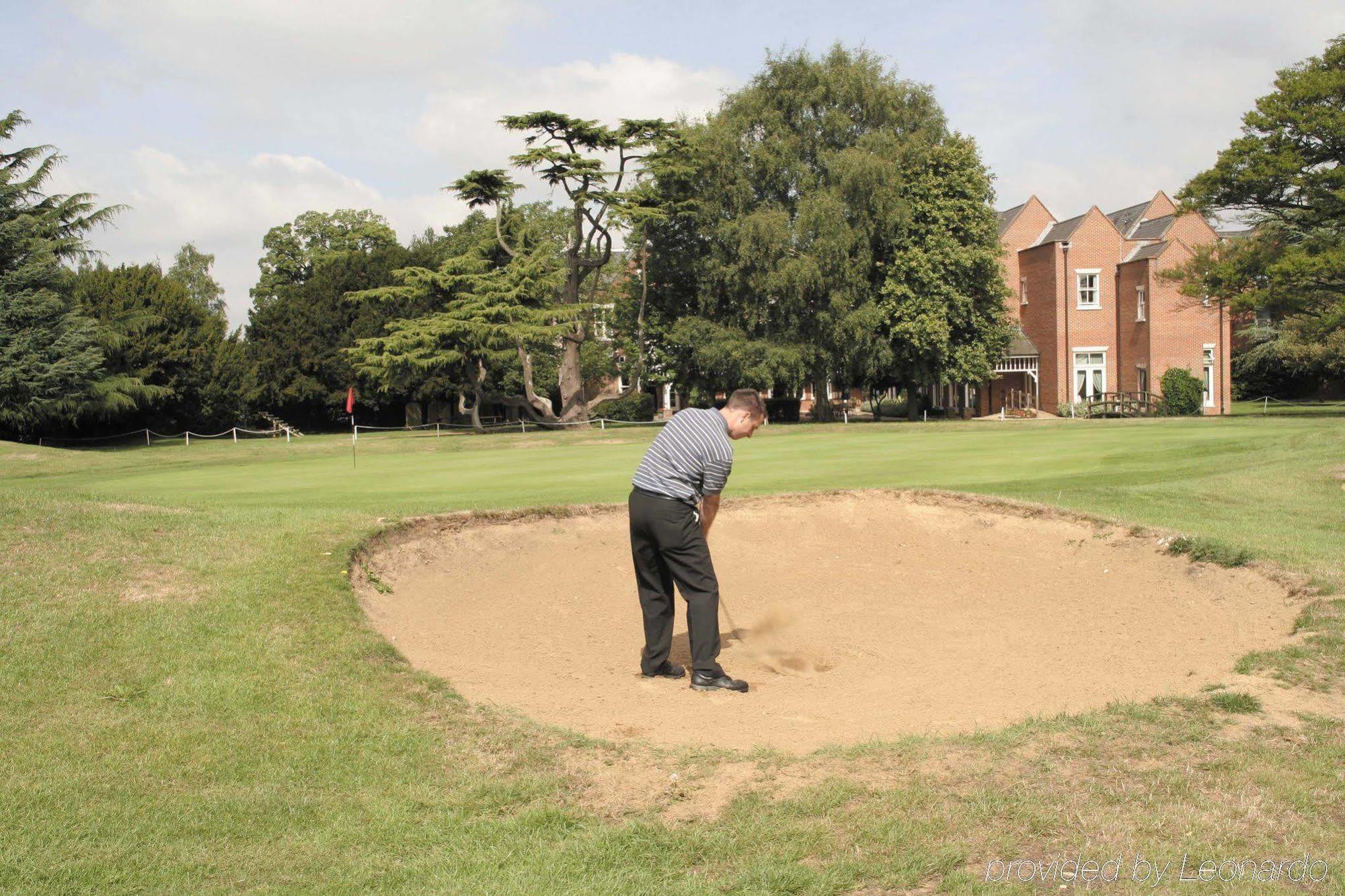 Coulsdon Manor Hotel And Golf Club Croydon Exterior photo