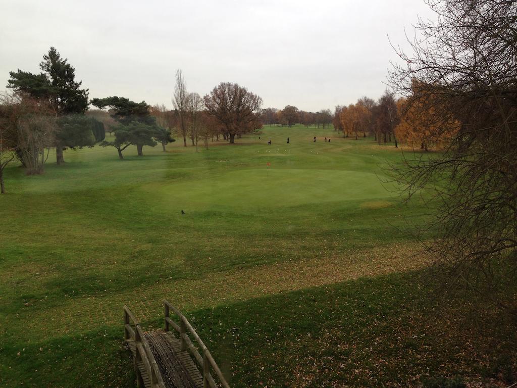 Coulsdon Manor Hotel And Golf Club Croydon Exterior photo