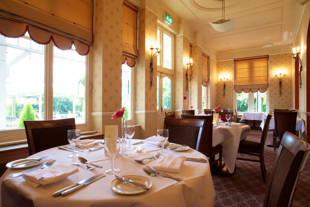 Coulsdon Manor Hotel And Golf Club Croydon Exterior photo